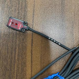 Sensor óptico de salida NPN de 2M, amplificador fino ultrapequeño con luz roja de 5 30mm, tipo reflectante difuso fotoeléctrico, 2M, 1 unidad - Product Image 3