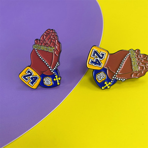 Thiết kế Lakers Kobe số 24 cầu nguyện hat Pin mềm men Pin huy hiệu NBA siêu sao KOBE BRYANT Trâm ve áo pin với sự ủng hộ thẻ - Product Image 3