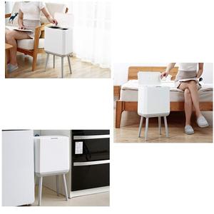 Cubo de basura de plástico fácil de limpiar para cocina/sala de estar Cubo de clasificación de basura alta con estante de almacenamiento para bolsas de basura