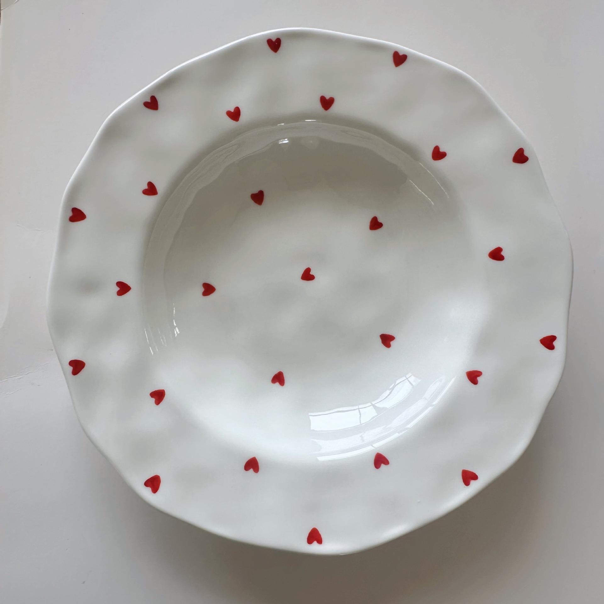 Plato hondo pellizco de mano-pequeño amor