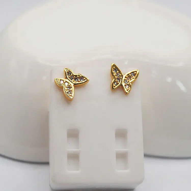 Orecchini a forma di farfalla per bambini orecchini graziosi in rame placcato oro per bambini gioielli per donne e ragazze accessori
