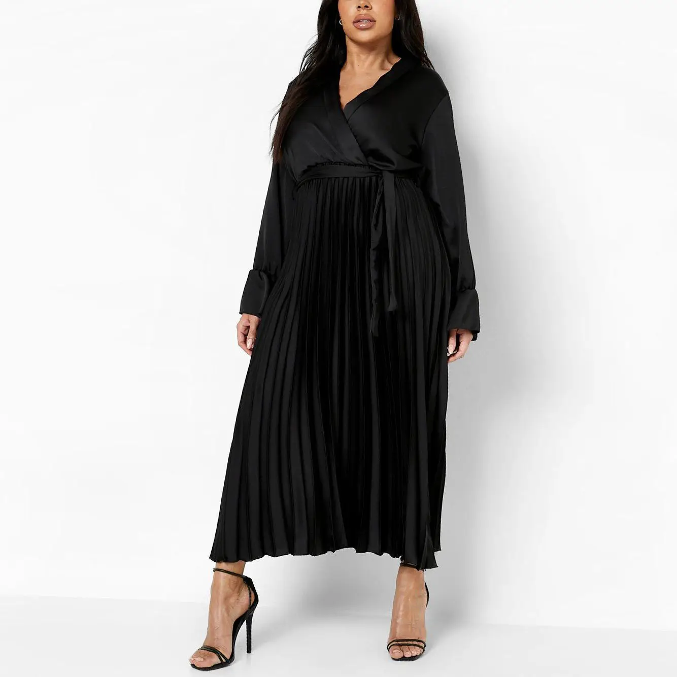卸売レディースドレス低MOQカスタムロゴ高品質長袖プラスサイズ服黒プリーツサテンドレス