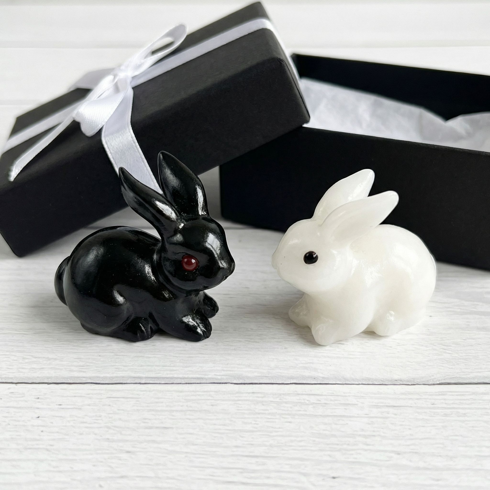 Adorno de micropaisaje de conejo de obsidiana