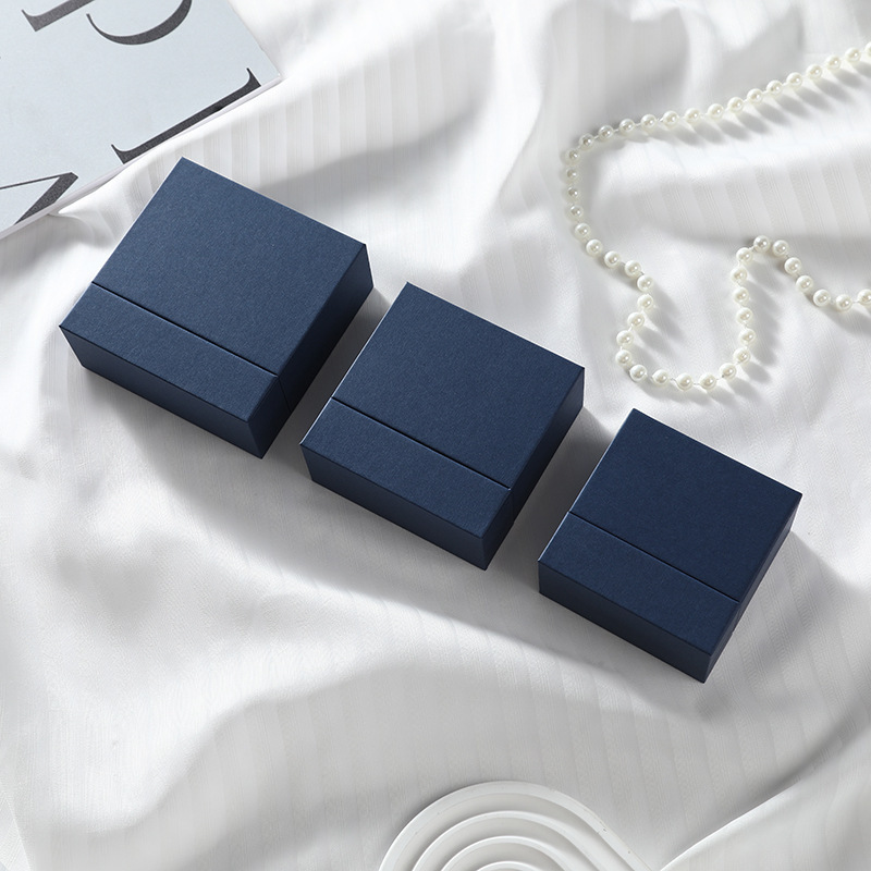 Bleu foncé