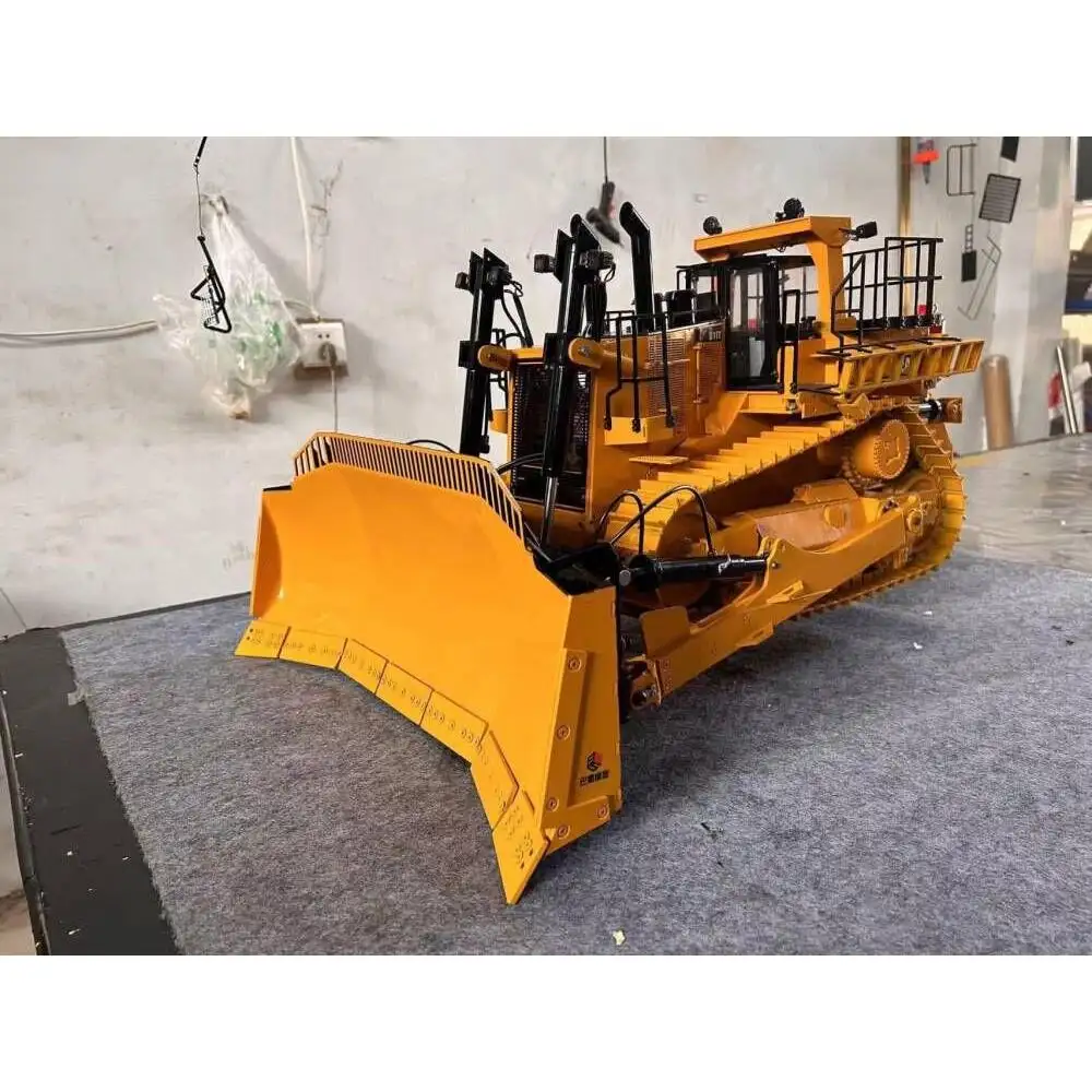 Jouets 1/14 D11T Bulldozer RC hydraulique lourd PL18EV télécommande peint assemblé bulldozers fumée son lumière camions voitures