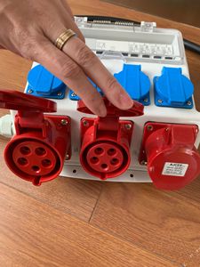 Ajceeカスタマイズ11モジュール配電ボックス、スウェーデンip44産業プラグソケット電源ボックスce - Product Image 5