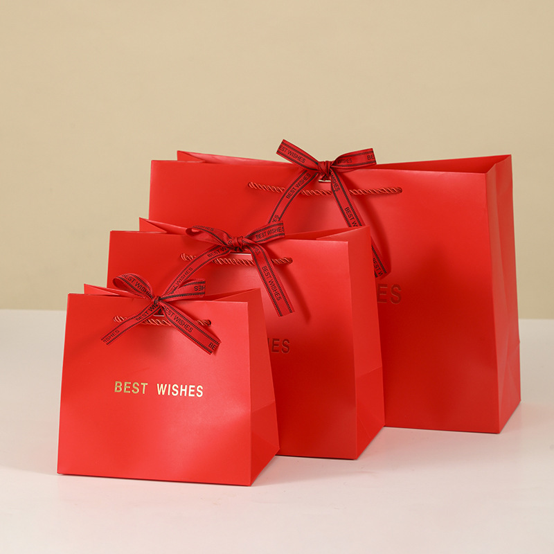 Rouge avec lettre