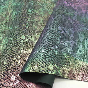 Colores Shimmer serpiente piel de pitón 0,9mm en relieve sintético Artificial metálico PU tela de cuero para bolsos hacer billetera