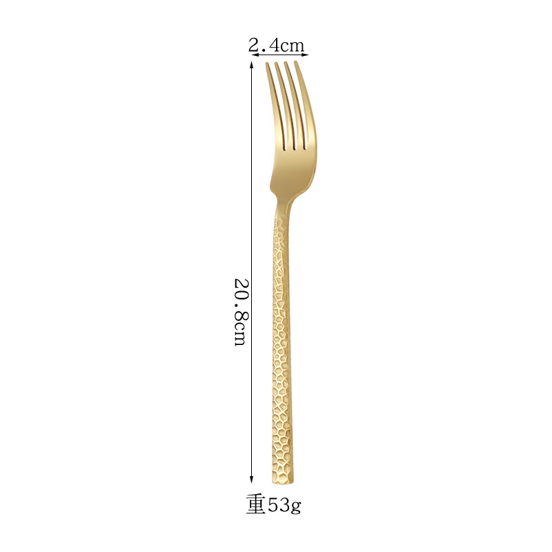 Tenedor de cena dorado con cubo de agua martillado