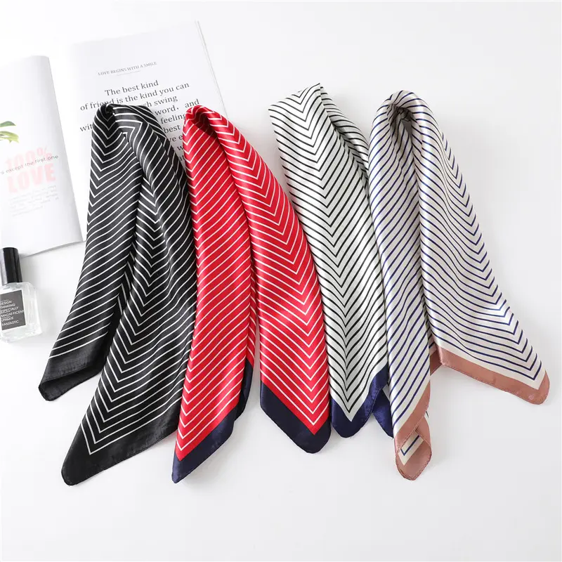 Großhandel Günstige Mode Bunte Seidige Satin Quadrat Schal Kleiner Schal Kopftuch Für Frauen