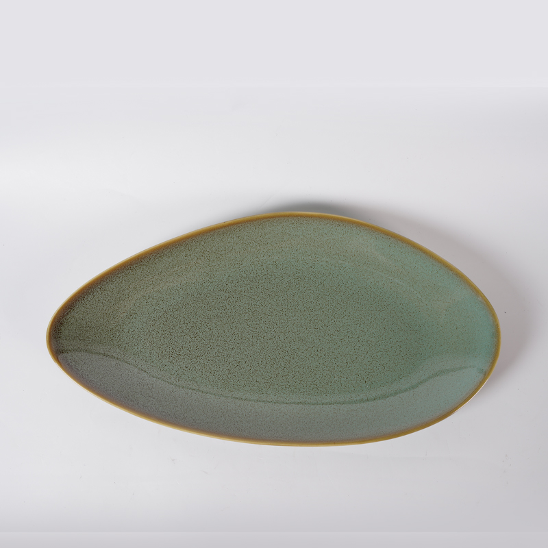Assiette ovale 9"