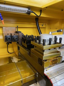 Máquina de torneado CNC de calidad superior Torno de torneado horizontal Herramienta de pandilla Torno paralelo CK6130 Torno CNC pequeño - Product Image 3