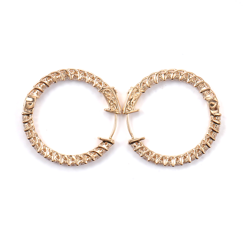 Boucles d'oreilles en or 14 carats avec diamants moissanite