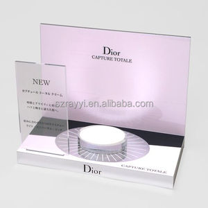 RAY YI özel <span class=keywords><strong>ayna</strong></span> <span class=keywords><strong>plexi</strong></span> lüks perakende mağazası popüler akrilik şişeler için parfümler vitrin rafı makyaj dükkanı