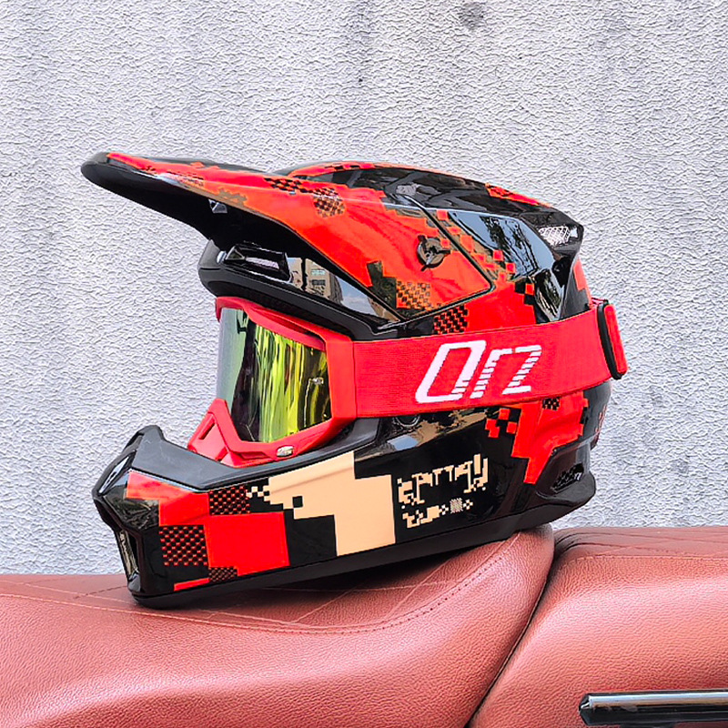 Mosaïque rouge avec 601D - cadre rouge miroir doré