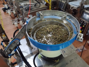 Máquina de embalaje de alimentación y conteo de clasificación automática, máquina de embalaje de barra de sujeción de pernos de clavo de tornillo
