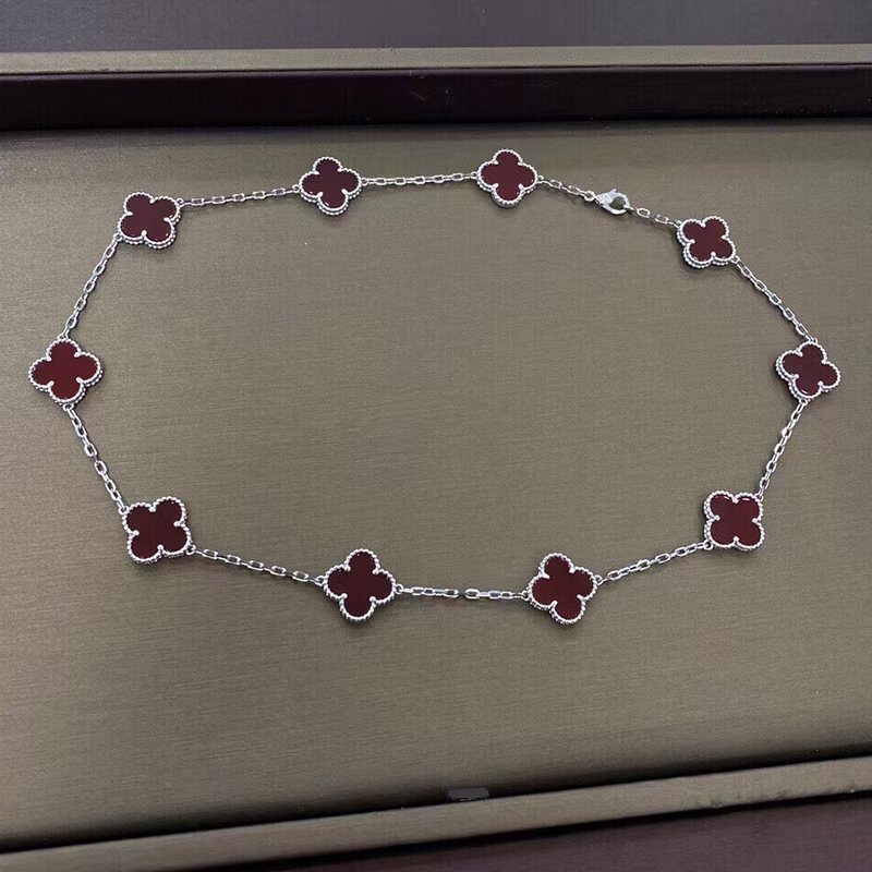 Or blanc agate rouge