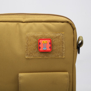Qua biên giới <span class=keywords><strong>SpongeBob</strong></span> <span class=keywords><strong>Squarepants</strong></span> thiết lập tinh thần con dấu PVC mềm vá ánh sáng ban đêm vá Ba lô vá - Product Image 2