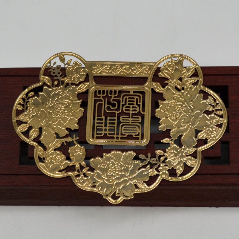Plating with color-preserving gold