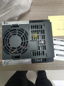 Orijinal stok kompakt invertör VFD 3G3MX2-A4040-V2 değişken frekanslı mekanizma invertör motorlar için çok fonksiyonlu 3G3MX2-V2 - Product Image 4