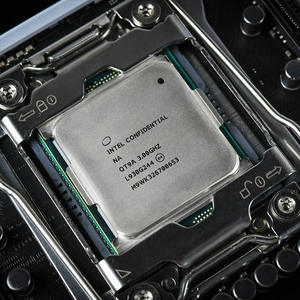 Intel Core i9 10980XE Procesador de CPU de treinta y seis hilos de dieciocho núcleos 165W 24,75 M socket 2066 LGA - Product Image 4