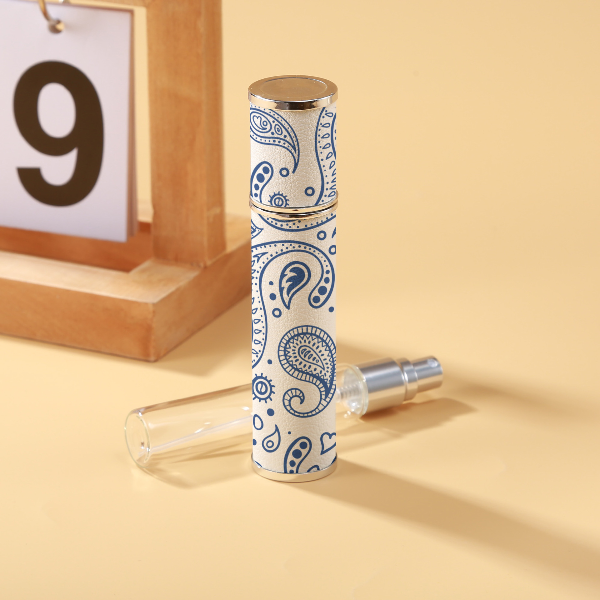 Breloque en porcelaine - Orchidée subtile