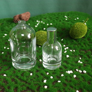 卸売空香水噴霧器30 ml 50 ml 100 mlクリアラウンド磁気キャップスプレーガラス香水瓶噴霧器付き - Product Image 6