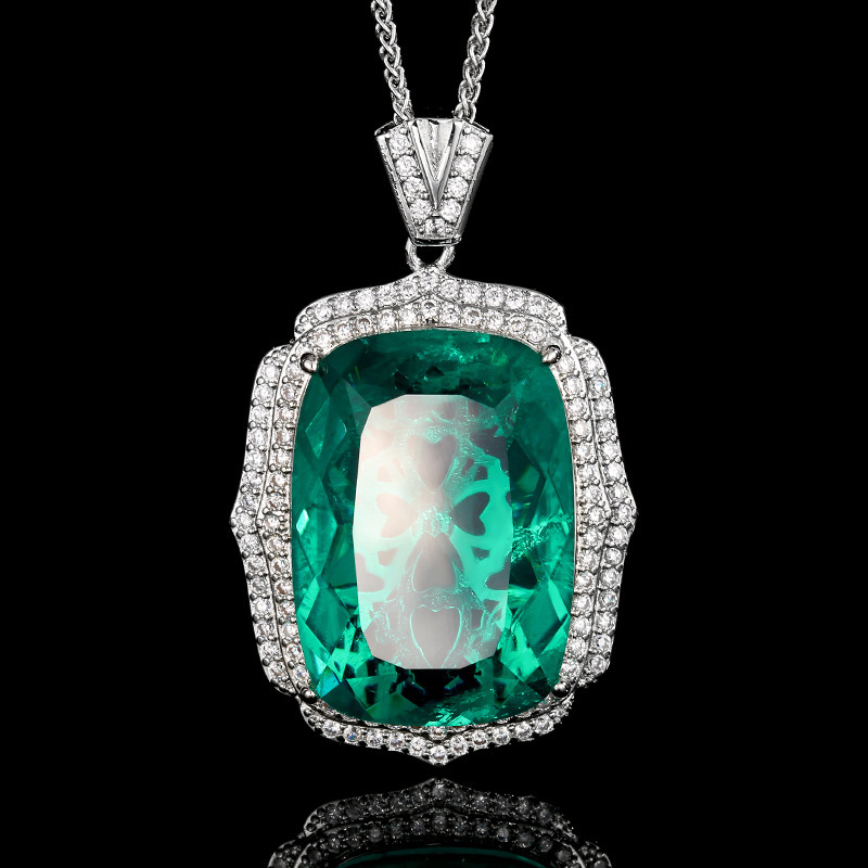 Emerald pendant with Chopin chain