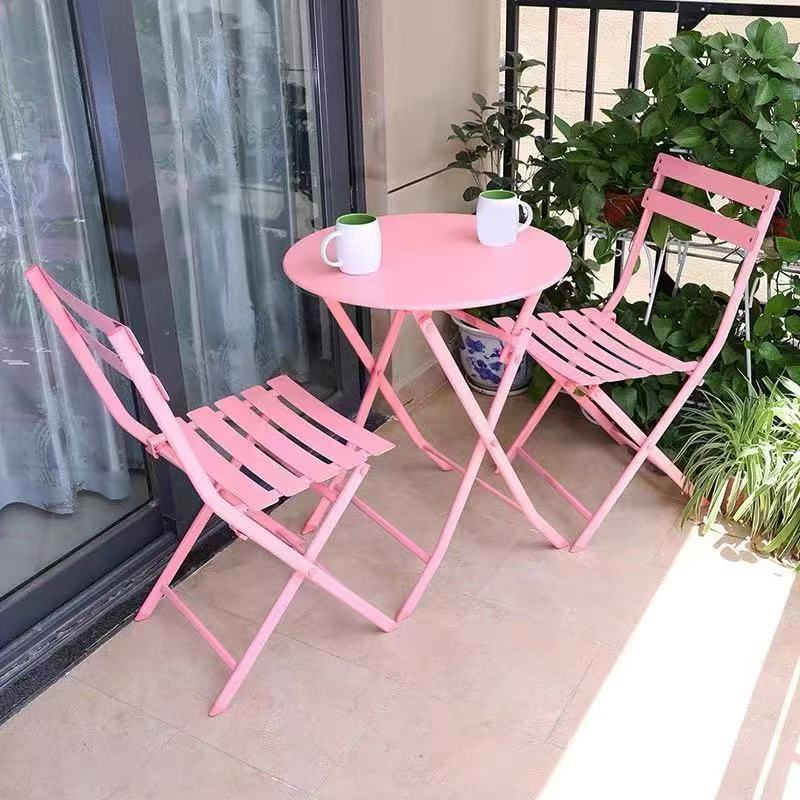 2 chaises 1 table rose