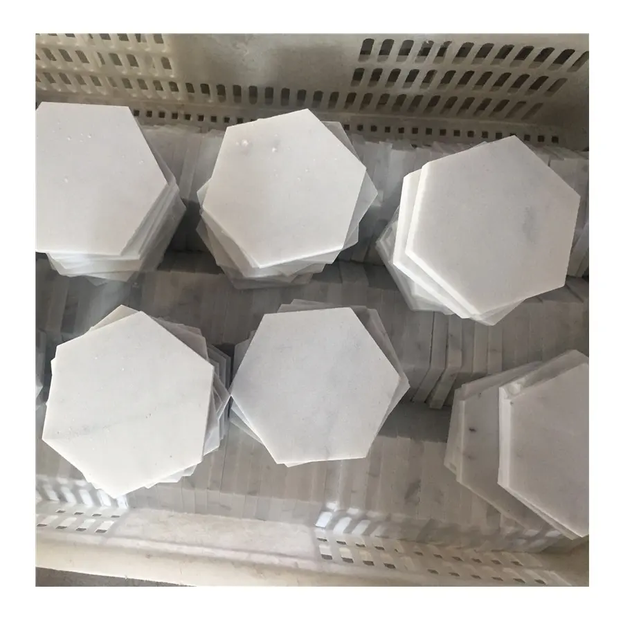 Sottobicchiere della tazza 10 millimetri di diametro con rotonda in marmo di Carrara e di esagono forme