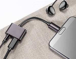 2 合 1 c 型音频 aux 充电适配器，用于 type c 耳机适配器连接器 2in1 type c 至 3.5毫米音频适配器 CA04