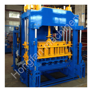 Автоматический гидравлический станок QT5-15 для производства бетонных блоков и кирпичей с замковым соединением - Product Image 1