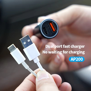 MFI 2 in 1สำหรับแอปอย่างเป็นทางการของ Apple 20W พอร์ต USB Type C ชาร์จเร็ว GPS ติดตามรถเครื่องติดตามตำแหน่ง GPS