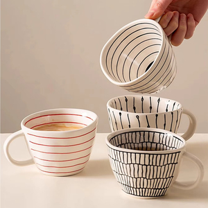 350mlユニークな手描きのデザイン手塗りワイドマウセラミックマグ、ぽっちゃりコーヒーカップ不規則な水玉 - Product Image 1