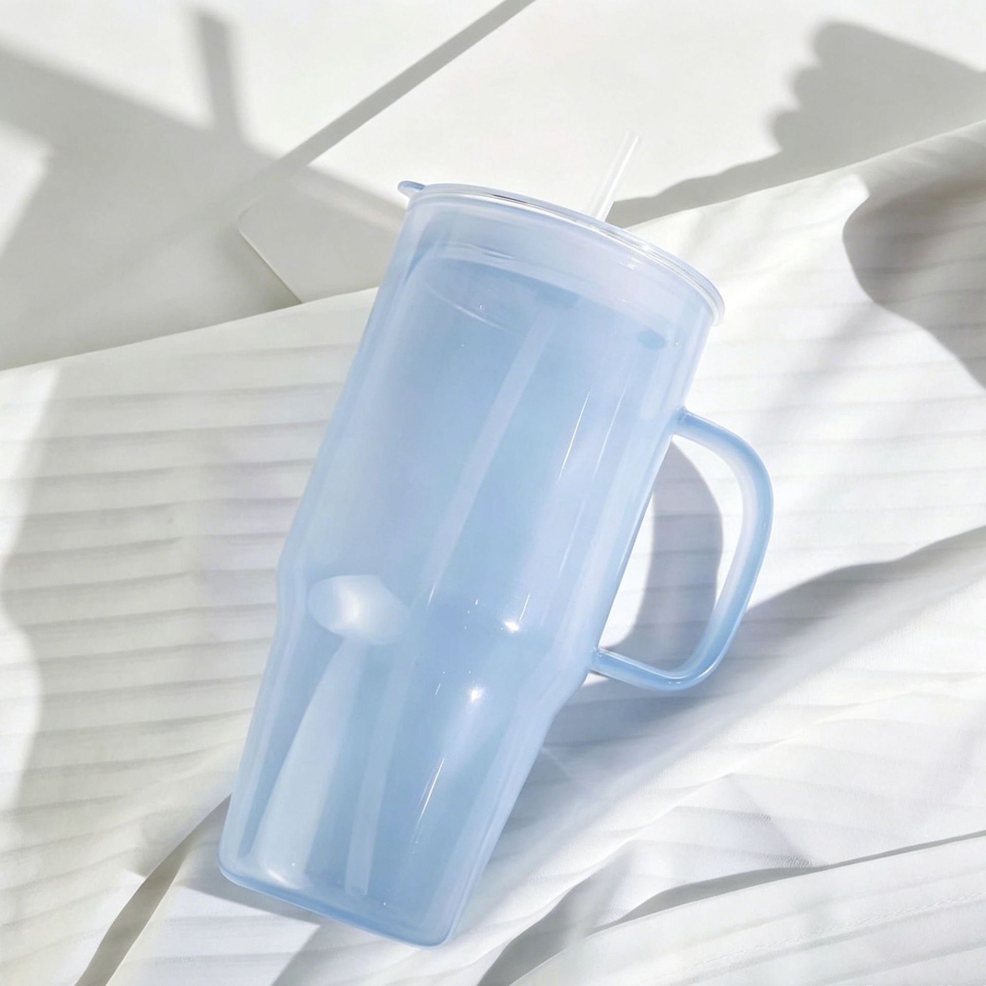 tasse en paille rose en forme de train à haute teneur en borosilicate