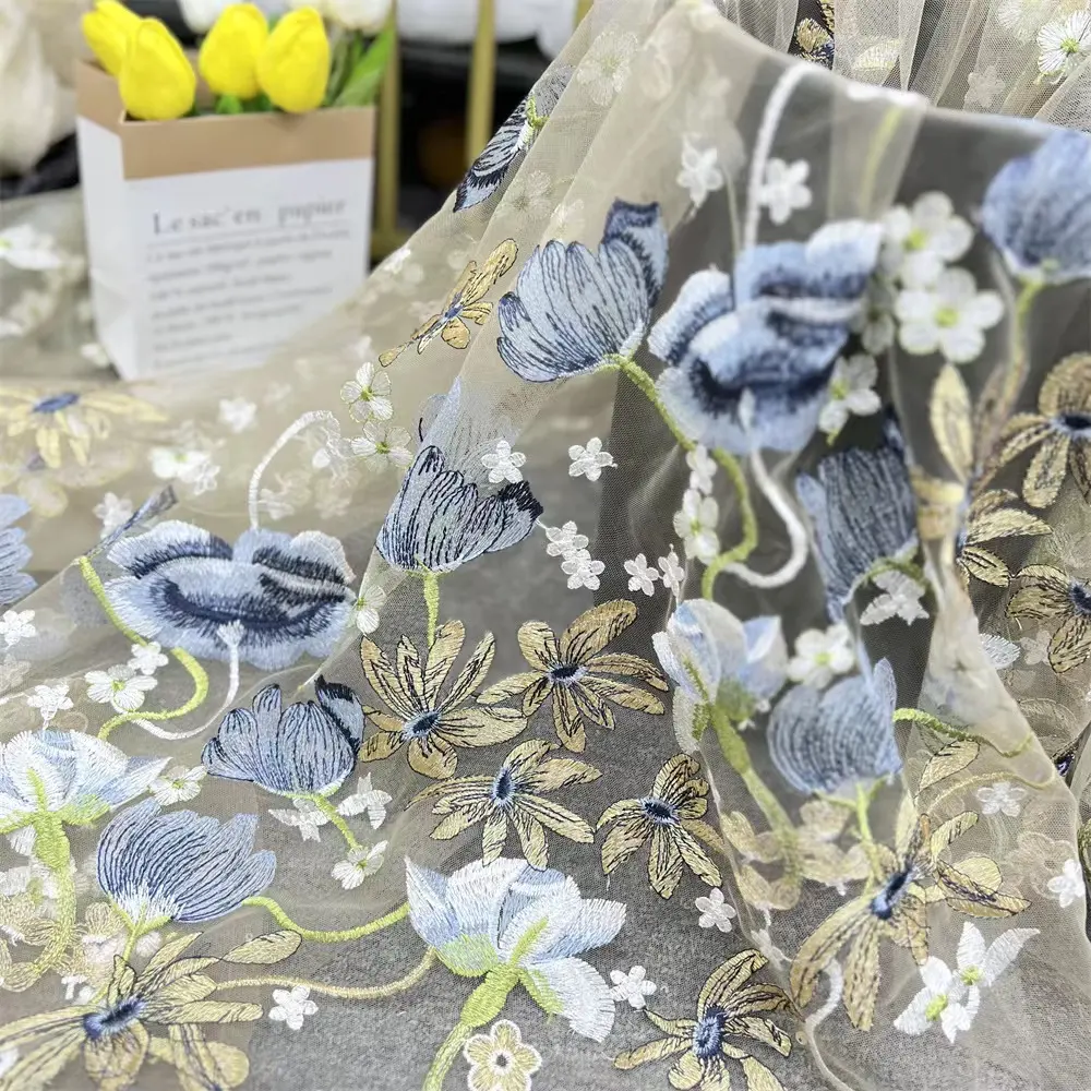 Çin toptan fiyat 3d çiçek işlemeli dantel kumaş nakış renkli kumaş düğün akşam elbise için