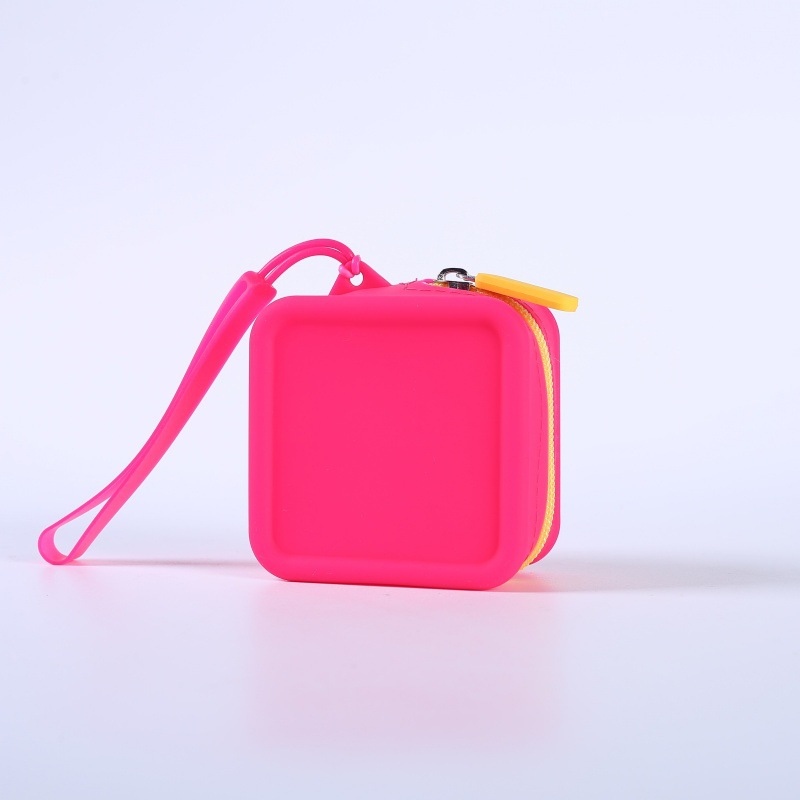 Two-tone red (73-grade silicone small square bag 82*82*5)