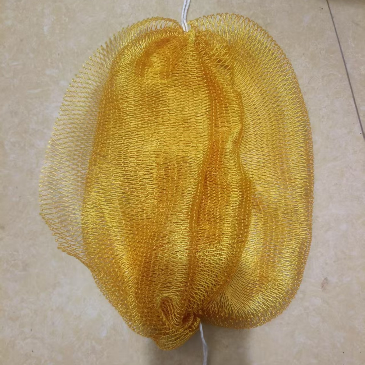 jaune foncé