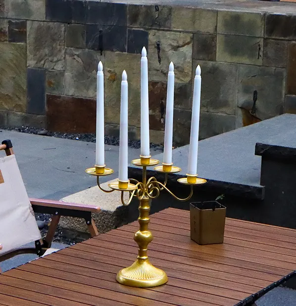 Portacandele elegante europeo candelabro in metallo a 5 braccia candeliere per tavolo da pranzo di nozze decorazione per la casa della festa di natale