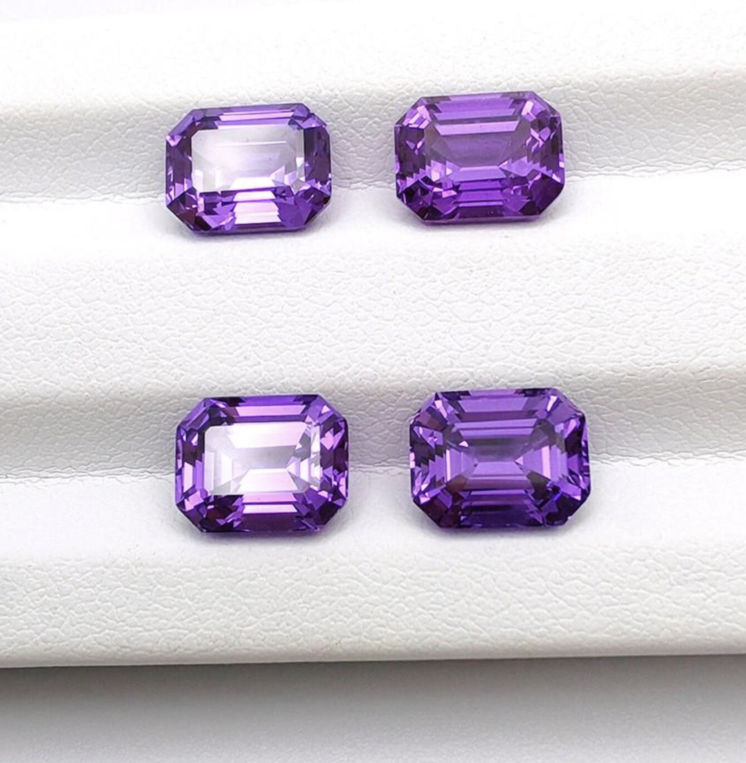 ไพลิน puple