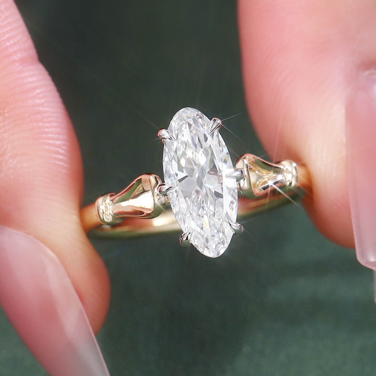 Bague en or massif 18 carats avec diamant de laboratoire