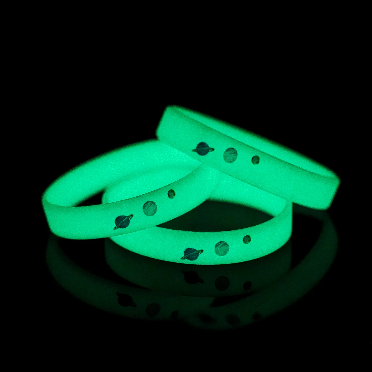 Braccialetto In Silicone personalizzato elastico sportivo personalizzato braccialetto luminoso In Silicone di gomma con Logo personalizzato bagliore In braccialetto scuro