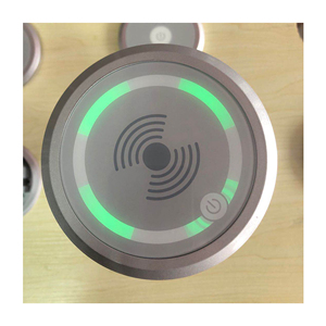 带QI无线充电器的隐藏式弹出式usb桌面翻盖电源数据插头插座 - Product Image 2