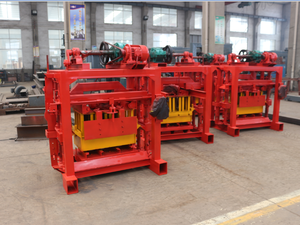 Holle blokkenmachine met mixer, handmatige cementblokproductie - Product Image 4