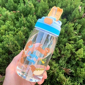 子供用ストロー付き漫画シッピーカップ480ml漏れ防止ベビーフィーディングカップポータブル屋外アクティビティ学校に戻る水ボトル