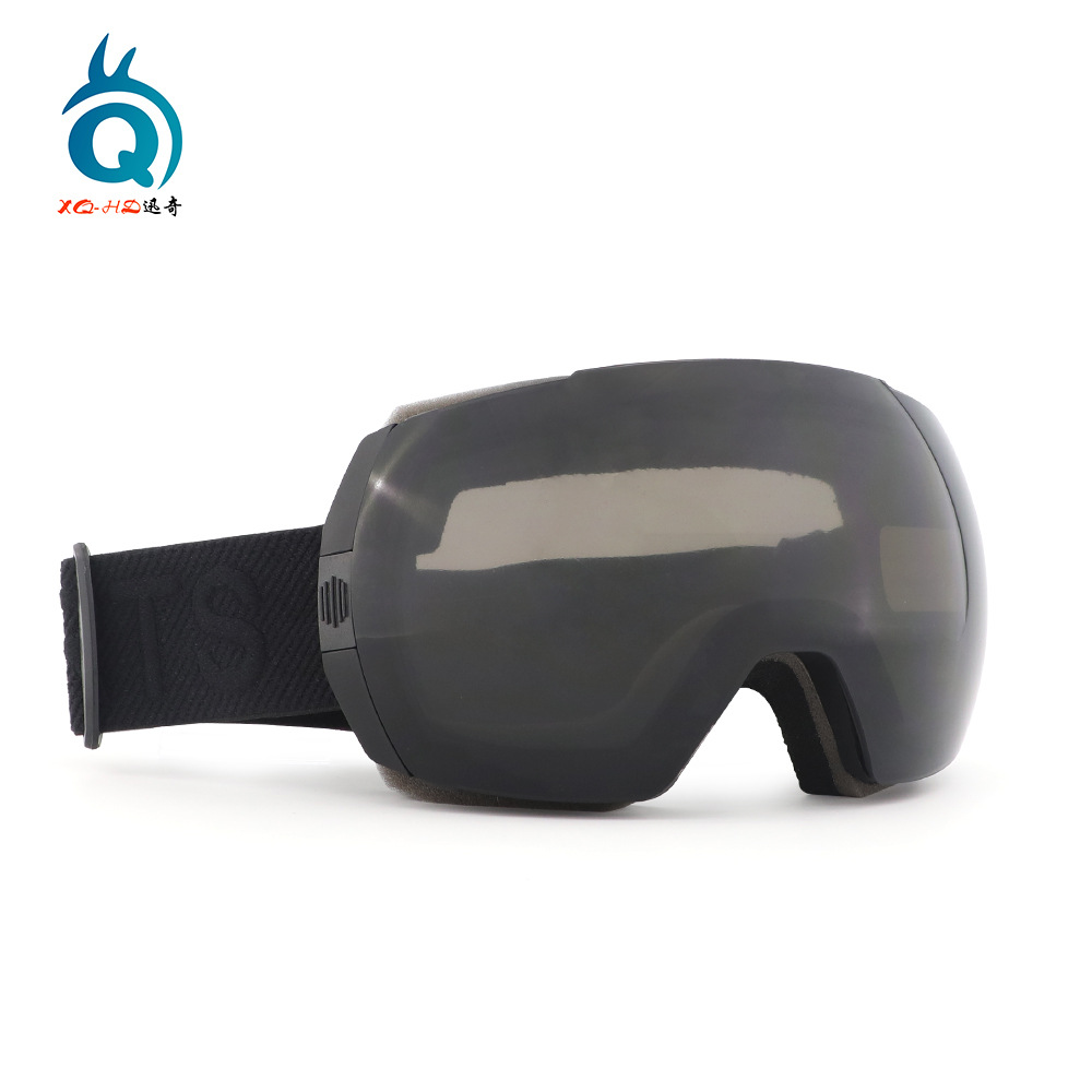 เกล็ดทรายดำสีเทาเข้ม