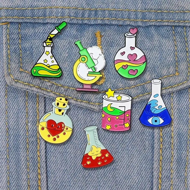 Scienza laboratorio smalto Pin provetta bottiglia microscopio chimico becher Love spilla Denim Bag Badge scienza amante gioielli regalo