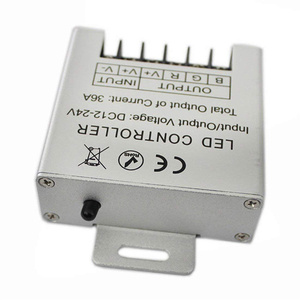 RF Mini telecomando senza fili con Controller per 2835 5050 RGB LED striscia di luce RF Touch 24 tasti RGB controller