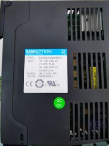 Новый оригинальный контроллер программирования Plc, сервопривод, драйвер двигателя RS1S05AA0HF08P2L