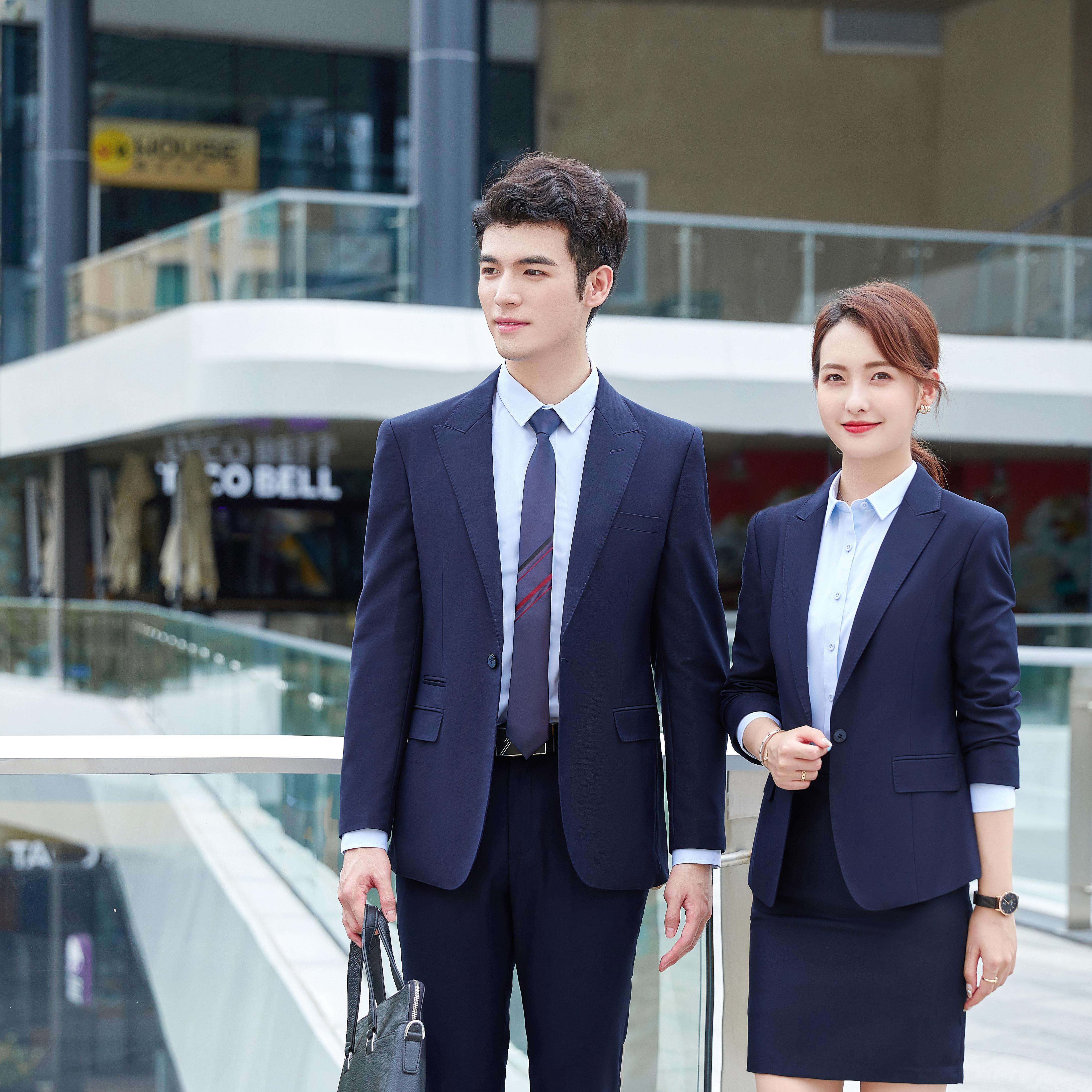 สีน้ำเงิน